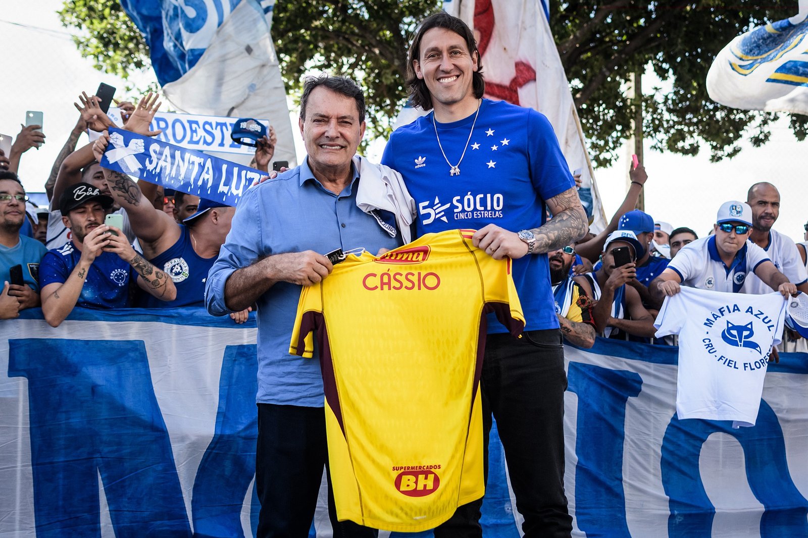 Cruzeiro anuncia a contratação do goleiro Cássio