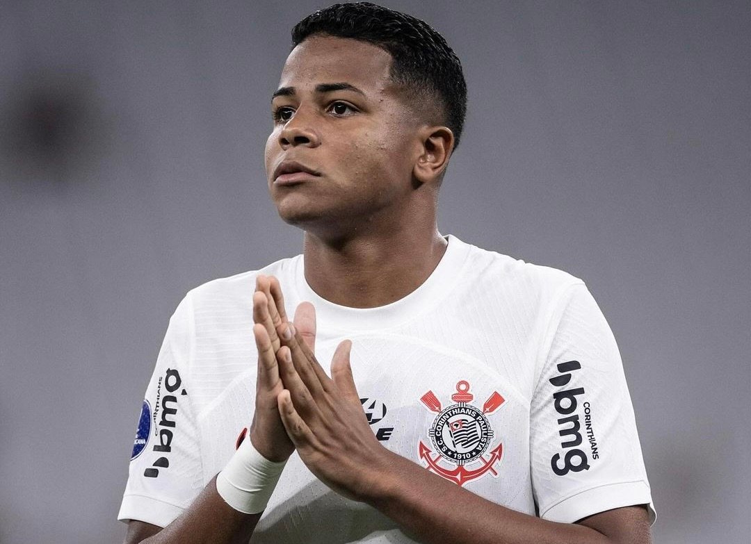 Agente de Wesley, do Corinthians, viaja à Europa para tentar negociar atleta