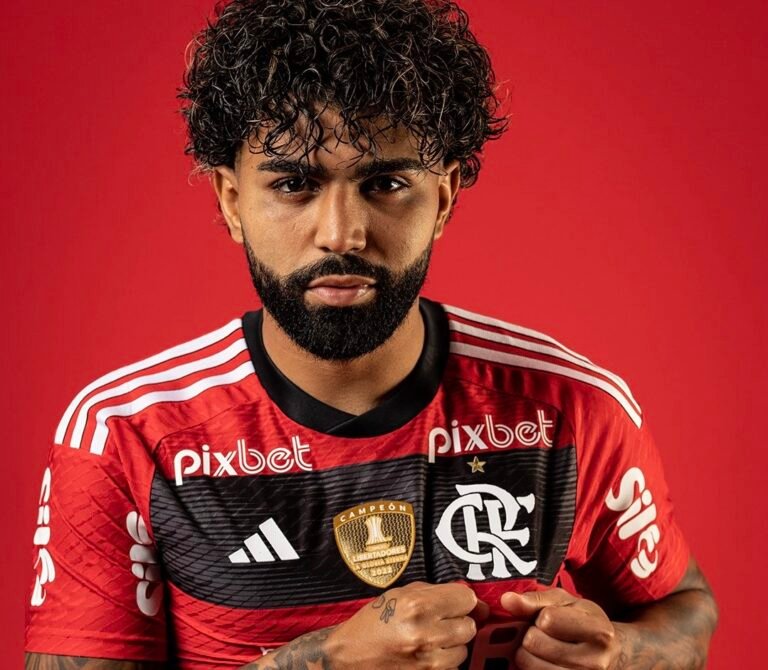 Gabriel Barbosa é multado e punido por usar camisa do Corinthians em foto vazada