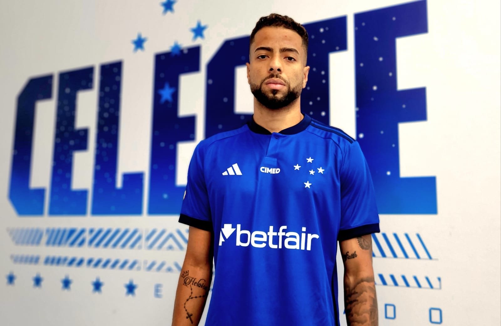 Cruzeiro anuncia a compra do zagueiro João Marcelo