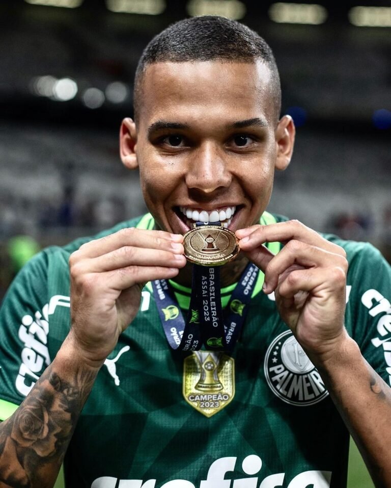 Vitória se aproxima de contratação de Garcia, do Palmeiras