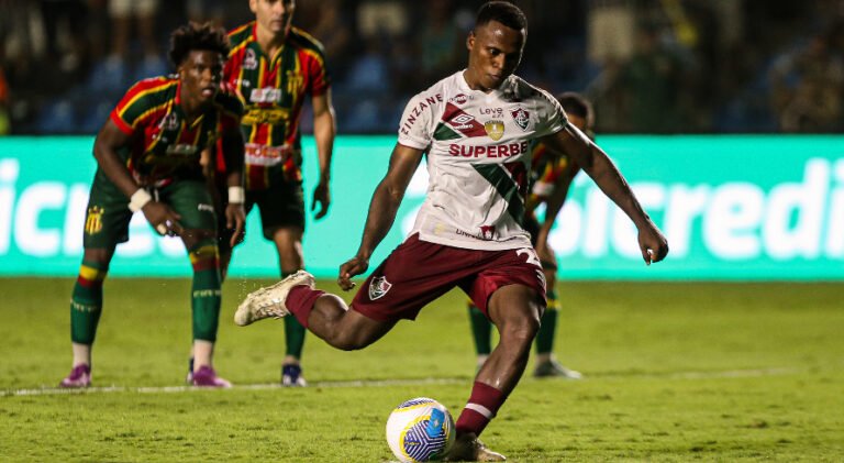 Sampaio correa recebe o fluminense e perde de 2x0 em jogo válido pela terceira fase da copa do brasil 2024.