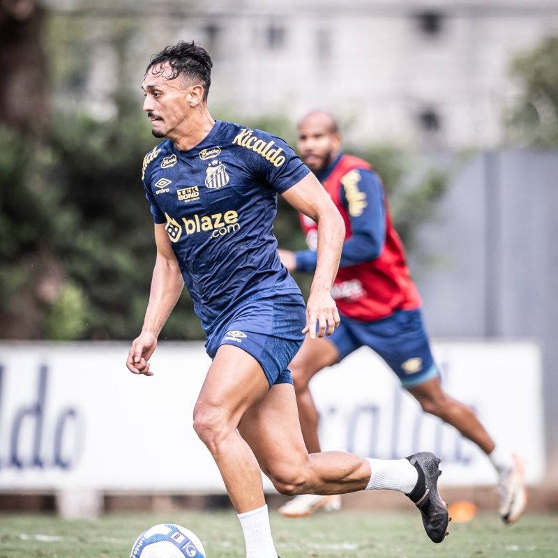 Treino do Santos: Carille faz trabalhos táticos com a equipe