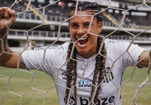 Santos fecha com a atacante Sole James até 2025