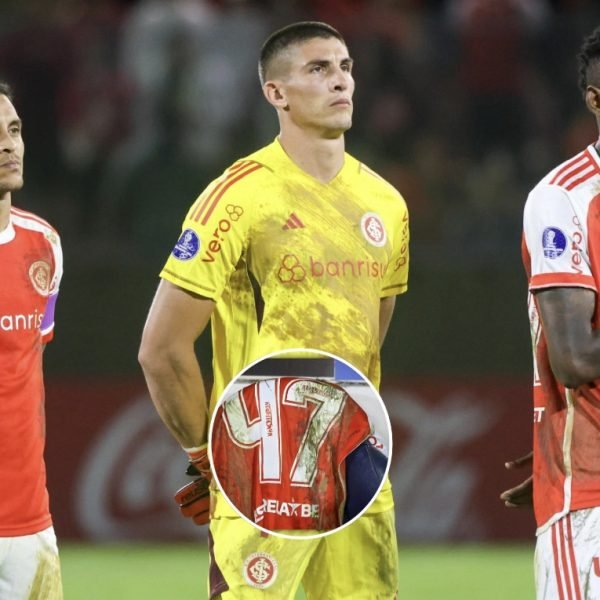 Internacional inaugura campanha ao se apresentar em campo com seus uniformes tingidos pela lama