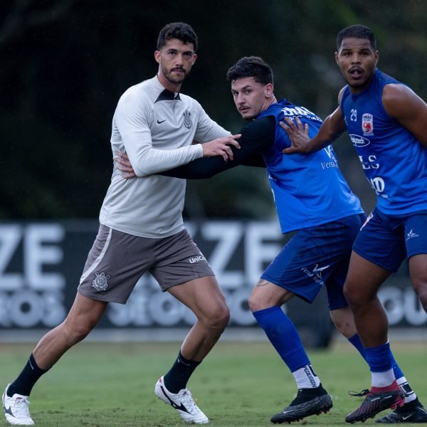 Corinthians vence o União São João por 3-0 em jogo-treino