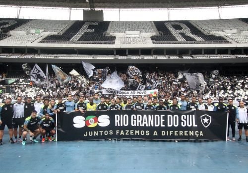 Botafogo realiza treino aberto no estádio Nilton Santos para ajudar população do RS